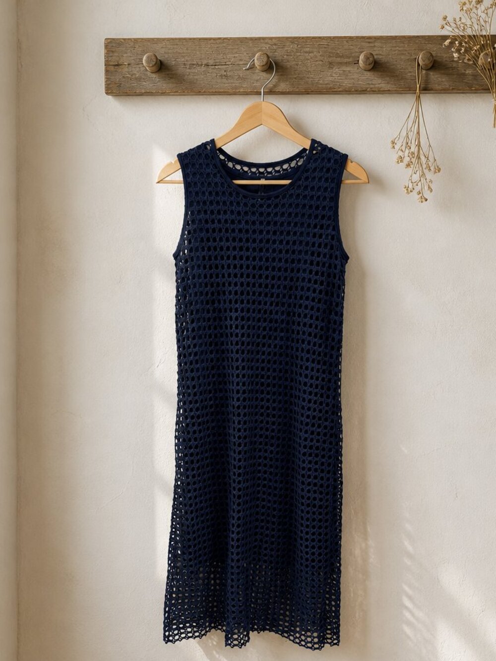 Pete Sleeveless Crochet Overlay Midi Dress Navy Size Medium